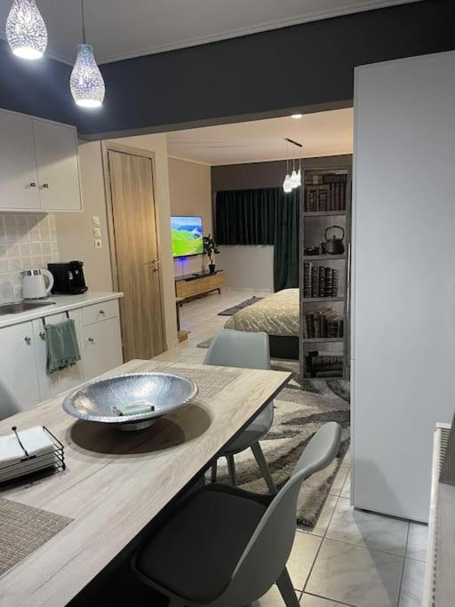 Central Modern Apartment Volos Exterior photo